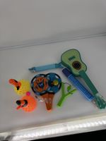 Spielzeug-Set mit Gitarre, Schleuder, Nerf, 52 Zeichen