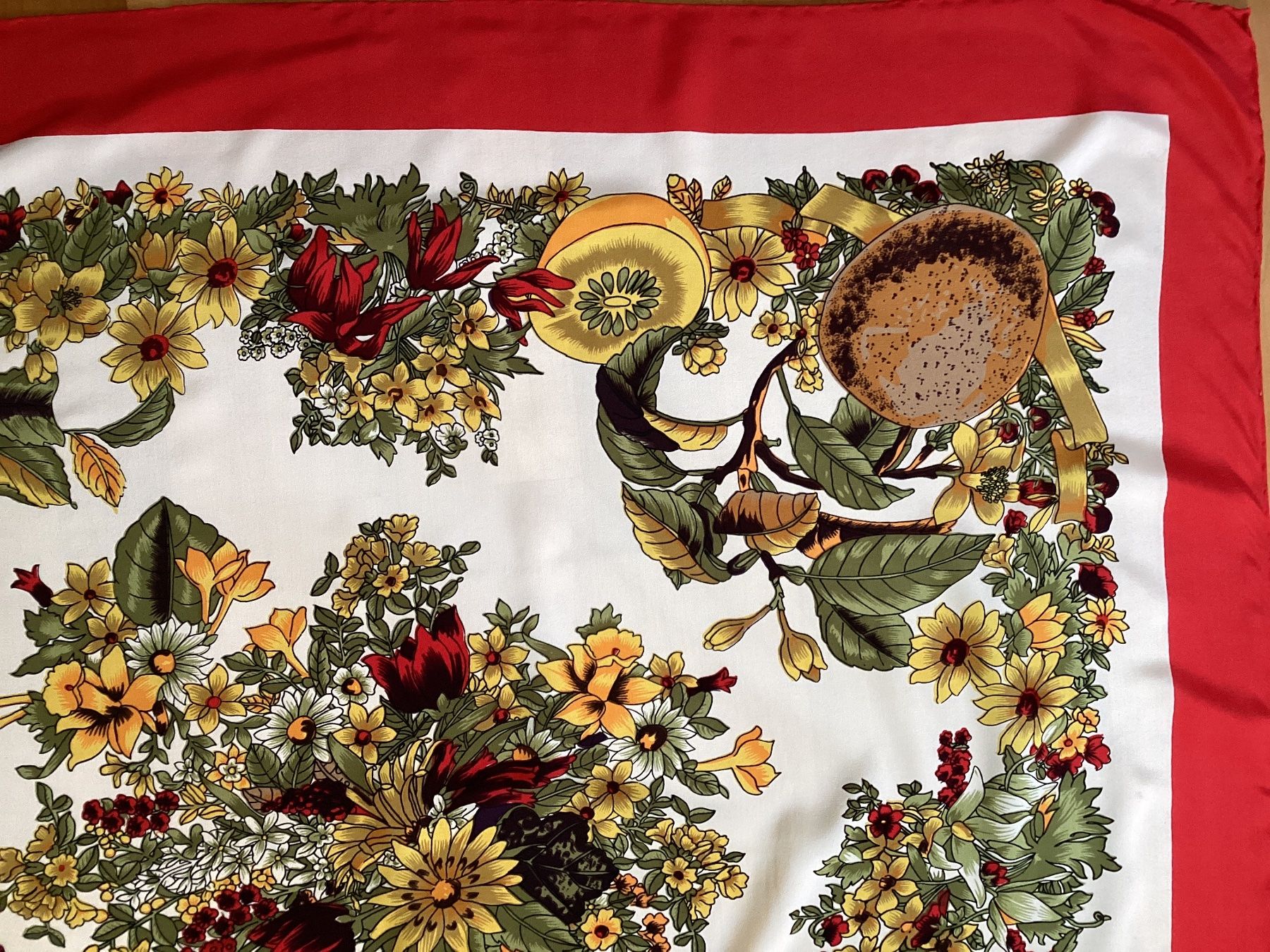 Foulard & Sciarpe: Damenseidenfoulard XXL – Usato da Salenstein venduto da Esprit57 2