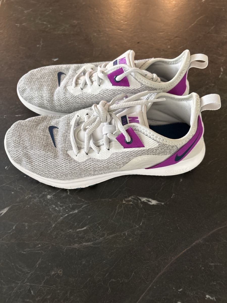 Nike Scarpe da donna: Nike Flex TR9 Damenschuhe Gr. 38 wie neu! – Nuovo (secondo la descrizione) da Pfäffikon ZH venduto da Sil-Vany 2