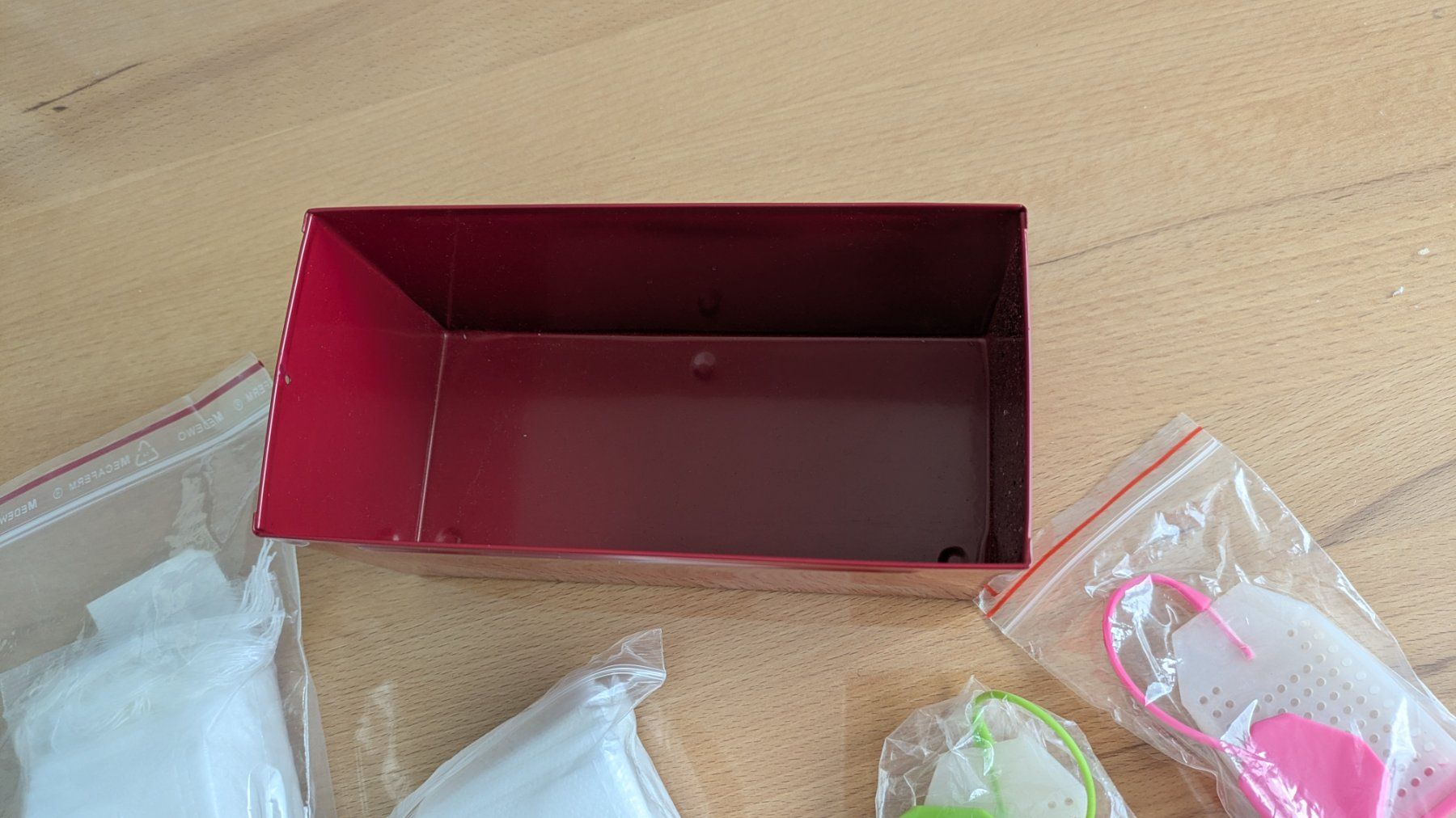 Services de table: Teebox Set mit ungebrauchten Teebeutel & Filter – D'occasion à Staufen par Fleby84 1