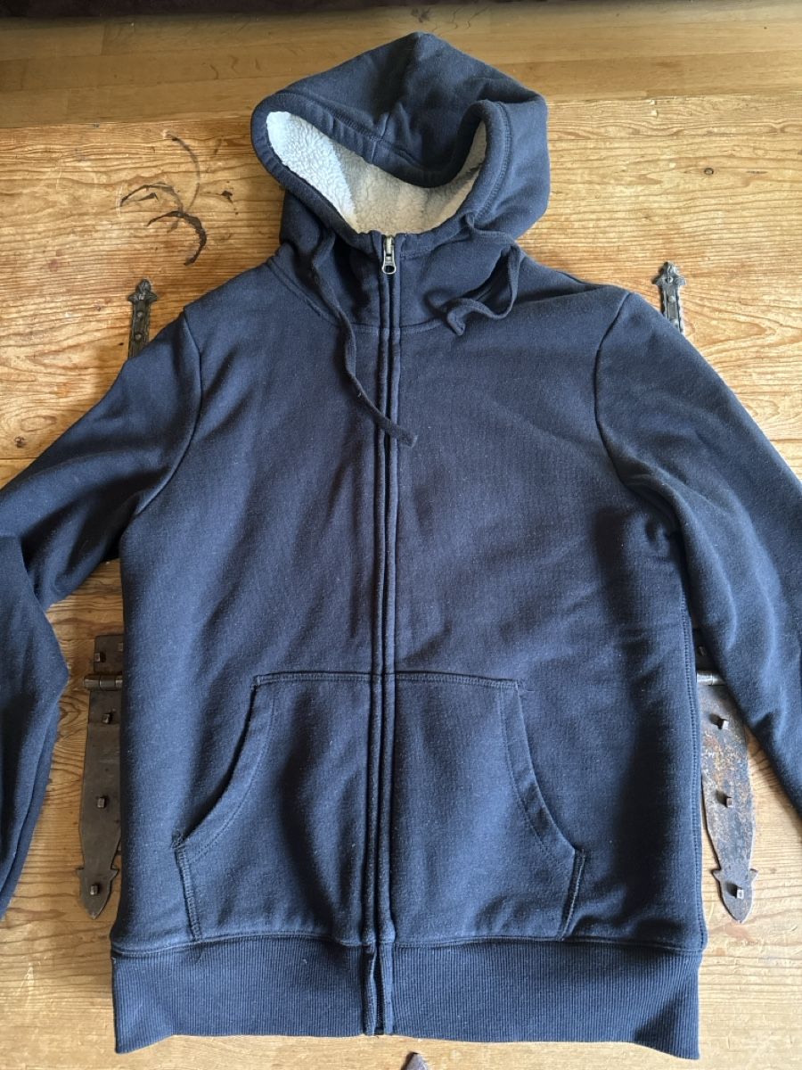 Jacken: Sweatjacke mit Teddyfutter Gr. S – Gebraucht aus Mauren von ducducturi