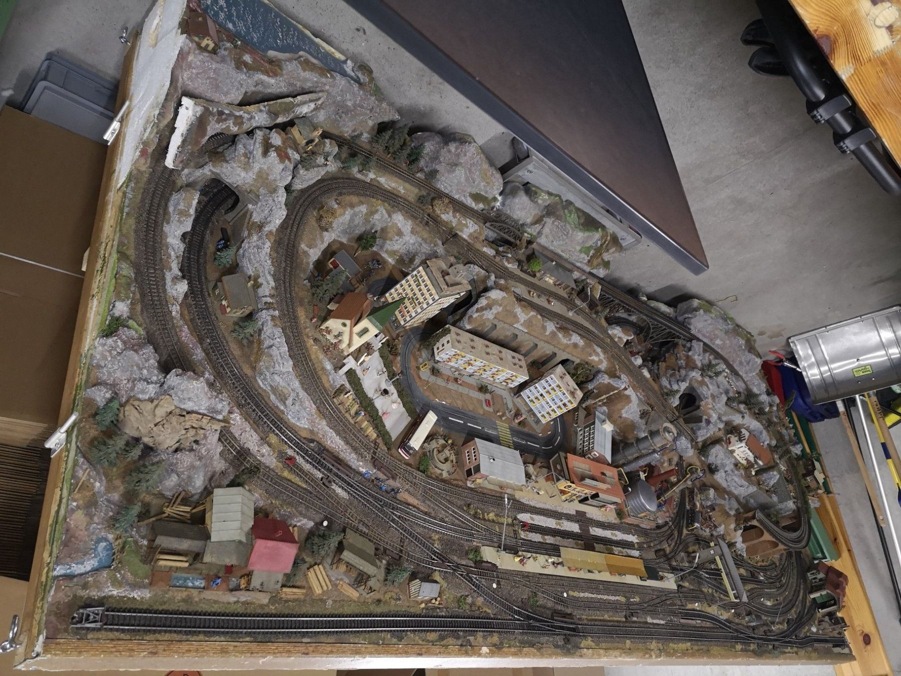 Märklin Modelleisenbahnen: Modelleisenbahnanlage – Gebraucht aus Kloten von