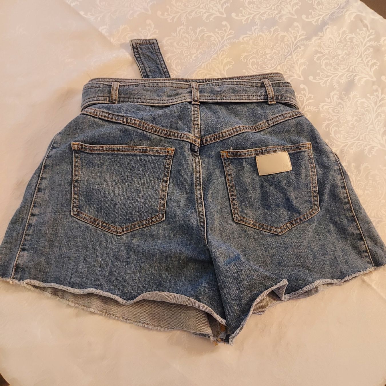 Maje Jeans: Maje Jeansshorts mit Gürtel – Neu (gemäss Beschreibung) aus Davos Platz von nicoletta06 3