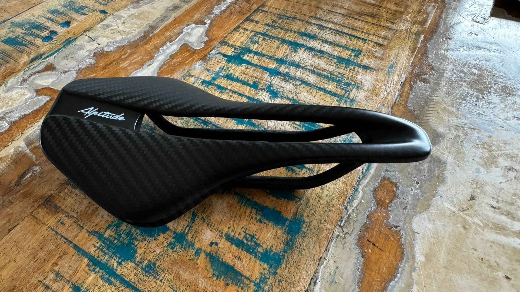 Ersatzteile: Alpitude Navene Carbonsattel – Gebraucht aus Oberkirch LU von bikemonkey