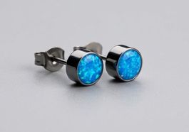 Titanium-Ohrstecker mit Opal