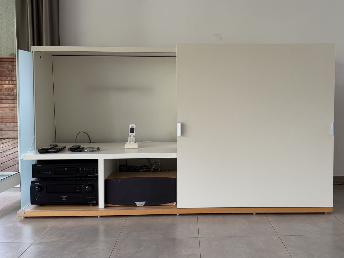 Hülsta Mobili TV: Möbel Sideboard mit Schiebetür  – Usato da Neuhaus SG venduto da cynlo