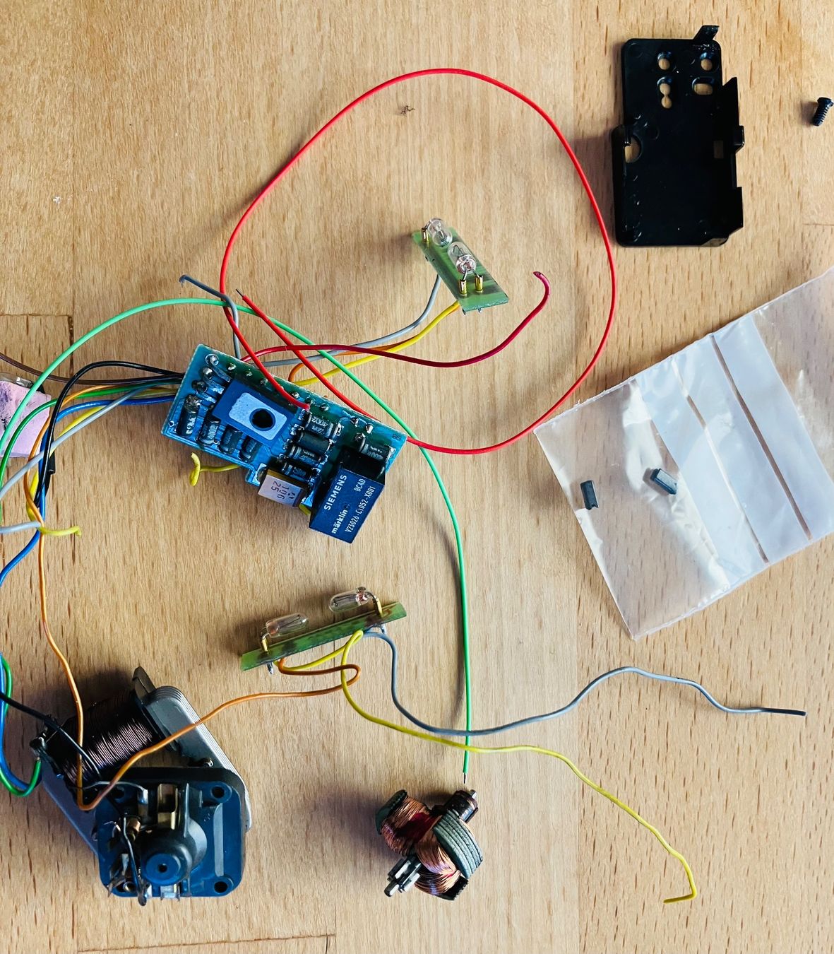 Märklin Modelleisenbahnen: Märklin Decoder mit Ankermotor u. Lichtmodul re 460 – Gebraucht aus Schöftland von Dominuspro