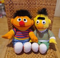 Sesamstrasse Ernie und Bert Stofftiere