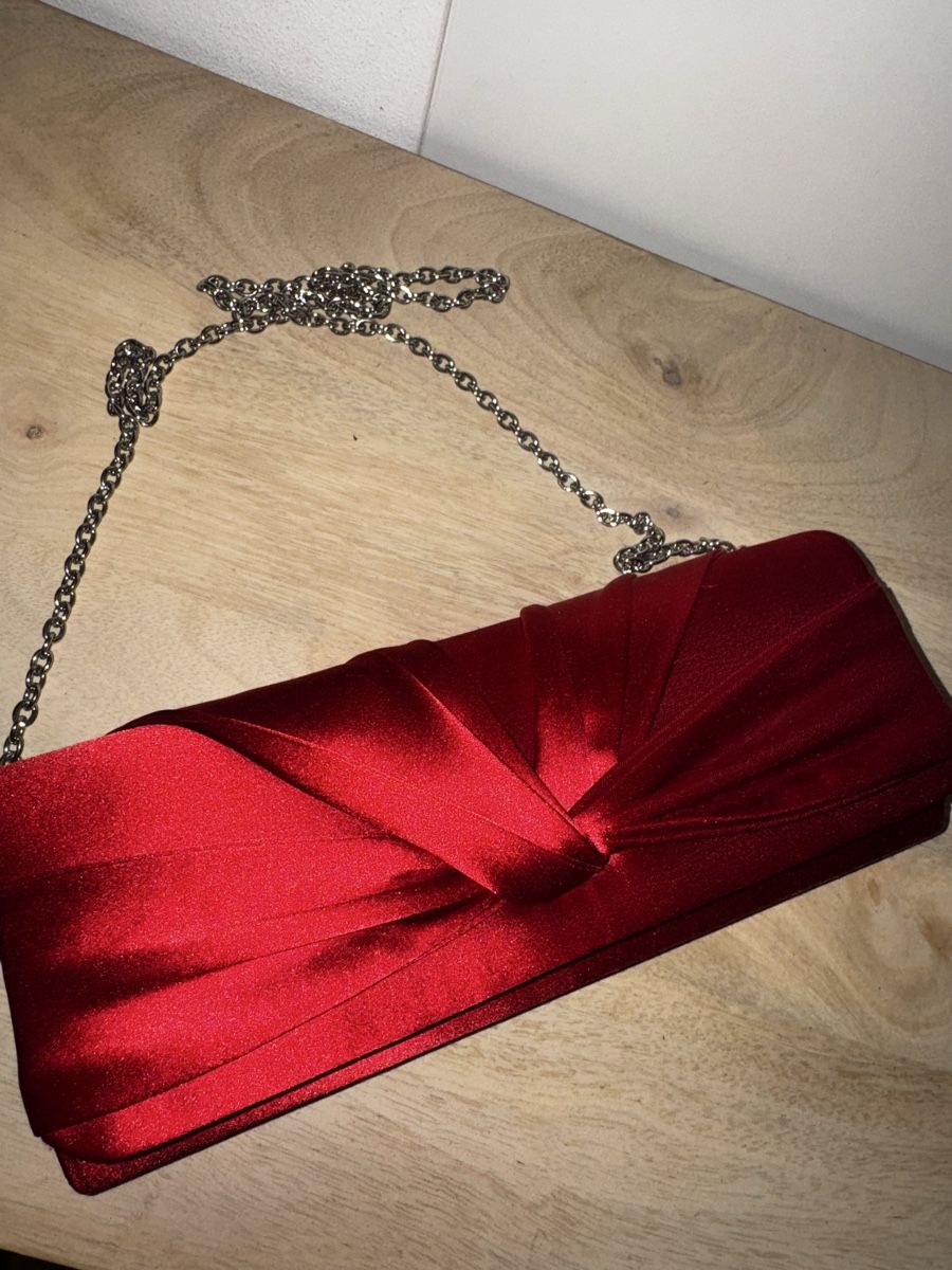 Taschen für Damen: Clutch Menbur rot mit Kette  – Gebraucht aus Neuenhof von Bornsh