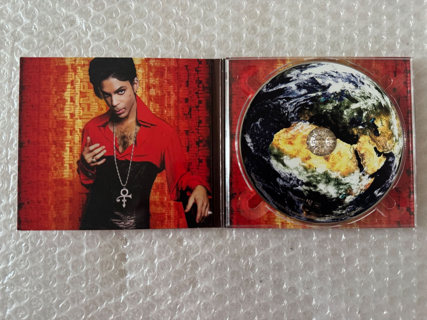 CDs: Prince - Planet Earth (Spec. Edition) – Neu (gemäss Beschreibung) aus Duggingen von Kisha010 2
