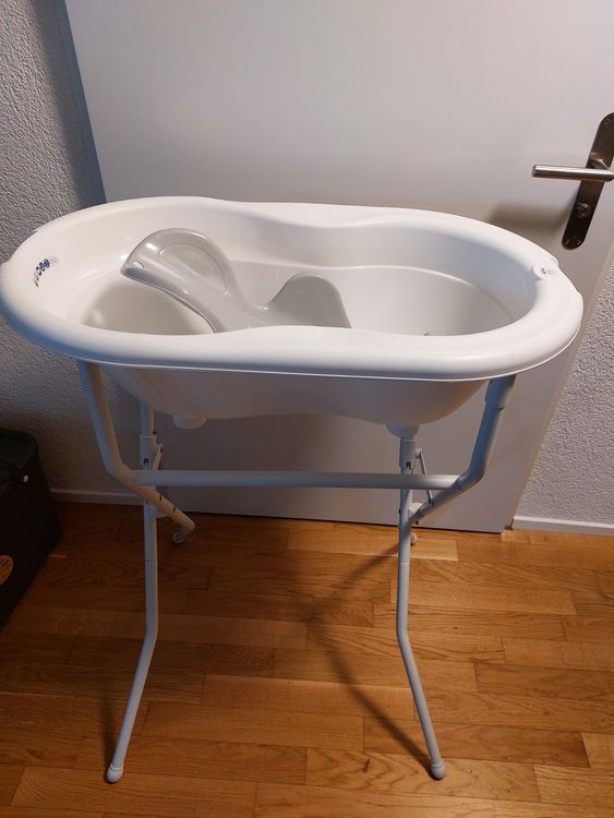 Babybadewanne mit Gestell Kaufen auf Ricardo