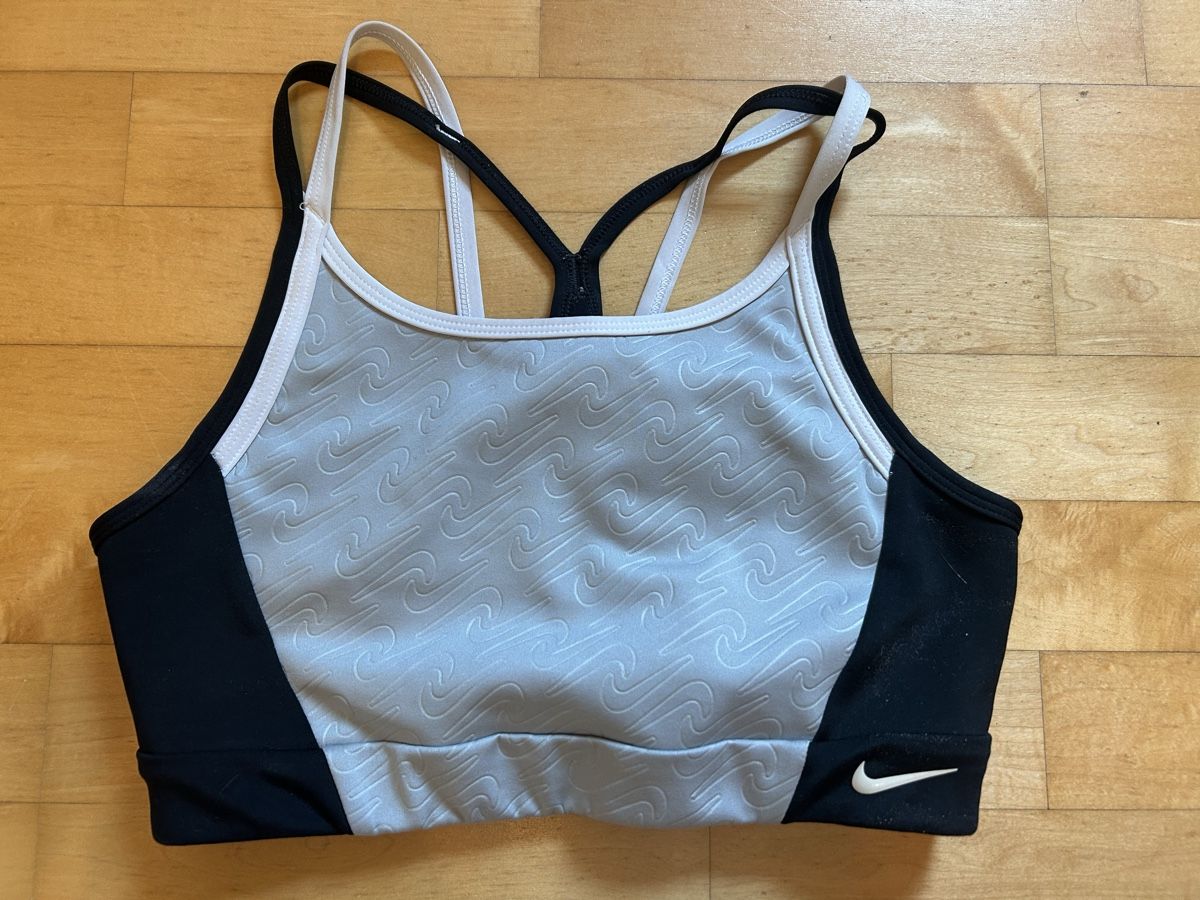 Nike Blusen, T-Shirts & Tops: Nike Performance Sport BH, Grösse 156/166, – Gebraucht aus Hombrechtikon von sarmatka