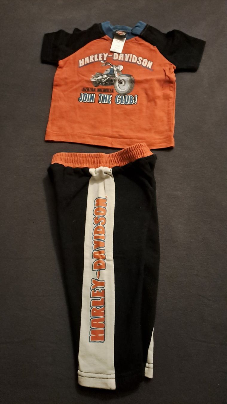 Lotti & Set di vestiti: Harley Davidson Trainingsanzug Gr.80/86 – Usato da Oberrieden venduto da Raja011