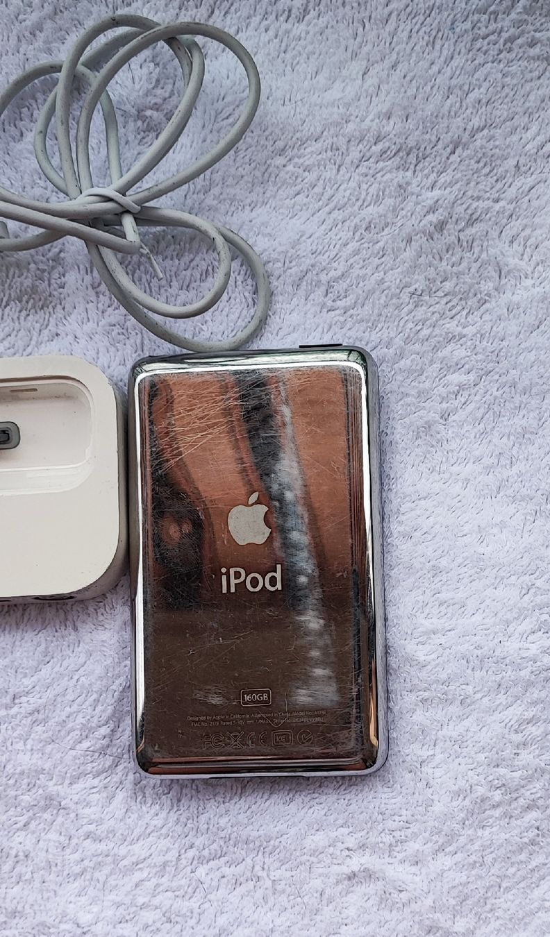 Apple Tragbarer Mediaplayer: Appel iPod Classic 7 Gen Speicher 160Gb – Gebraucht aus Zollikofen von zar_j67f 5
