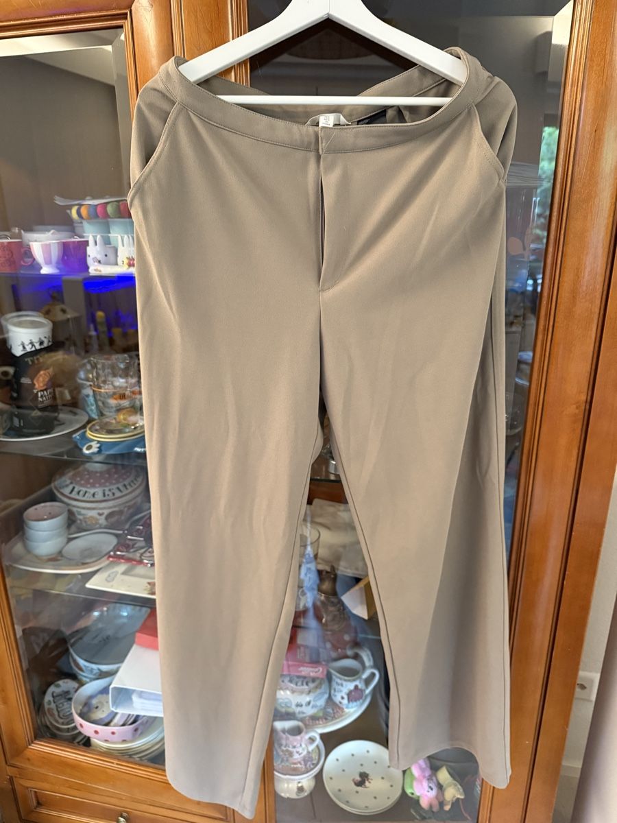 H&M Pantaloni: H&M trousers 42 – Usato da Mendrisio venduto da ketolin