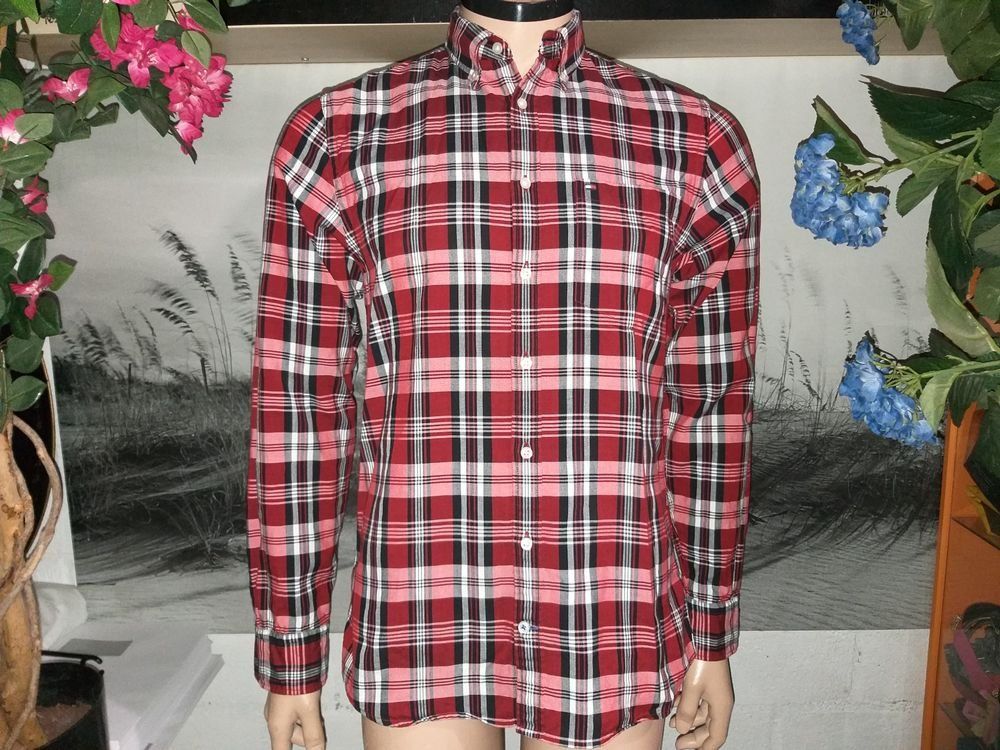 Tommy Hilfiger Camicie: Chemise / Hemd TOMMY HILFIGER  Taille / Grosse S .... – Usato da Cossonay-ville venduto da Super-Price-Quality