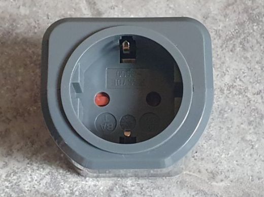 Laufwerke & Adapter: Reisestecker-Set mit 7 Adaptern – Neu (gemäss Beschreibung) aus Kreuzlingen von LeslieBar 2