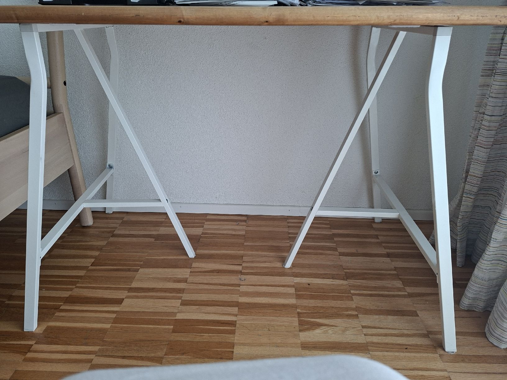 Ikea Altri mobili: 2 IKEA Tischbeine, weiss, Metall – Usato da Brüttisellen venduto da Tekla05