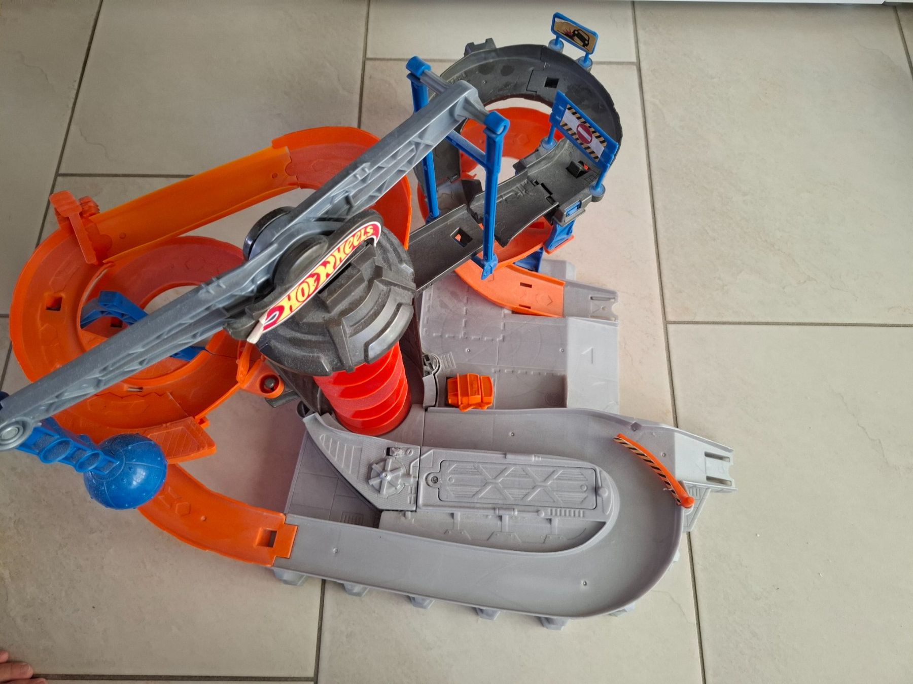 Hot Wheels Spielzeuge: Hot wheels elektronisches "Baustelle Bahn" – Gebraucht aus Allschwil von denes19