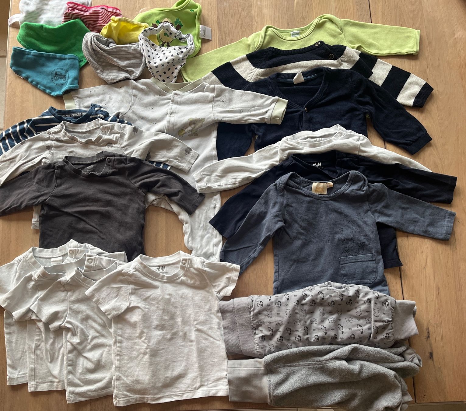 Kleiderpakete & -sets: Kleiderpaket 62/68 – Gebraucht aus Würenlos von angiie