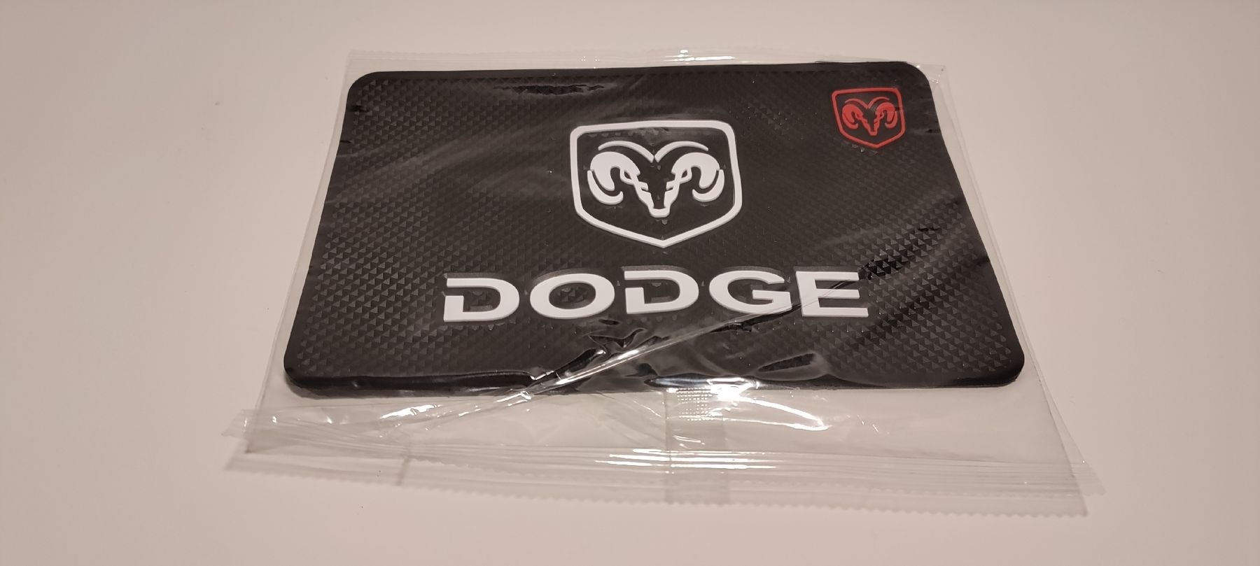 Dodge Tappeti & Tappetini: Gummi-Matte/anti-rutsch-Pad "DODGE" – Nuovo e nell'imballaggio originale da Boswil venduto da MAF_952