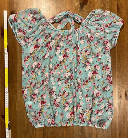 Sommerliche Bluse mit Blumenmuster