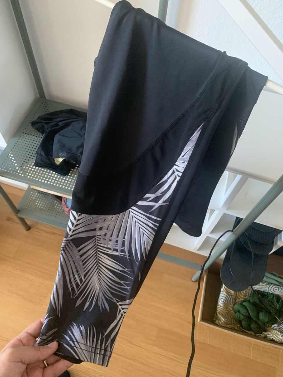 Leggings: 2 x Sportleggins – Usato da Basel venduto da ari_xy65