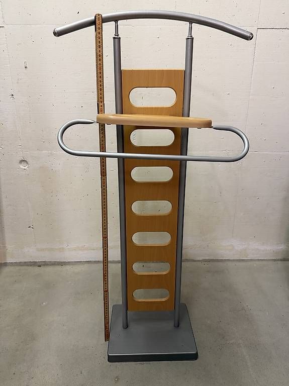 Guardaroba: Herrendiener  Clothes valet stand – Usato da Adlikon b.Regensdf venduto da Tao1603