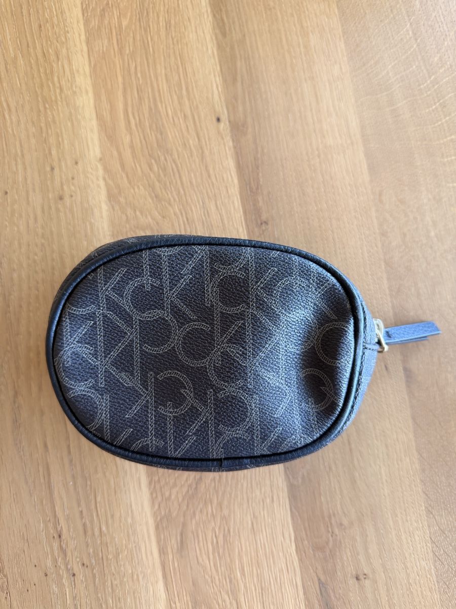 Calvin Klein Trousses de maquillage: Calvin Klein Necessaire – Neuf (Voir description) à Niederwangen BE par Bluelike