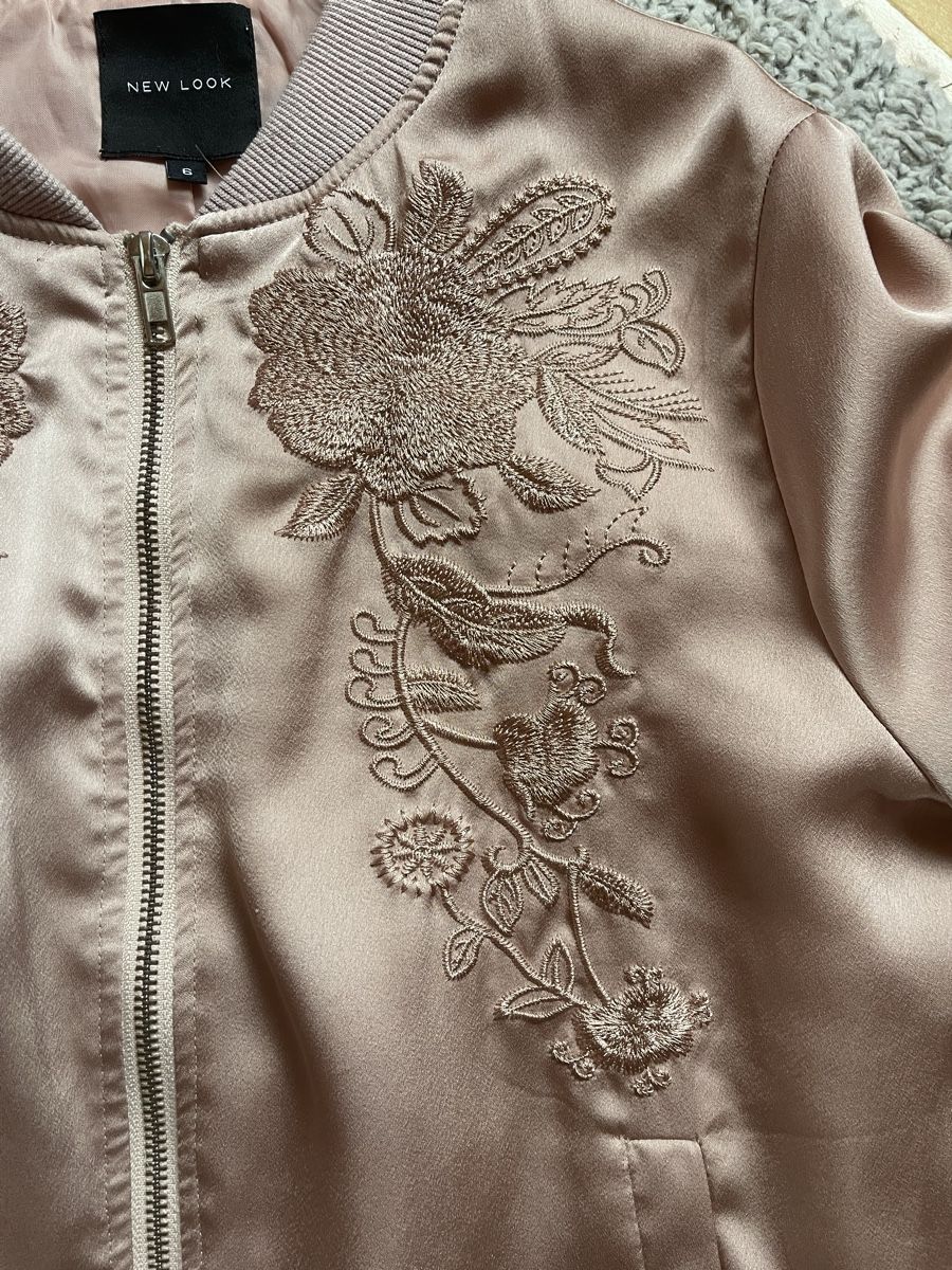 New Look Jacken: Rosa Bomberjacke Size 34 – Gebraucht aus Hugelshofen von _riirii13 1