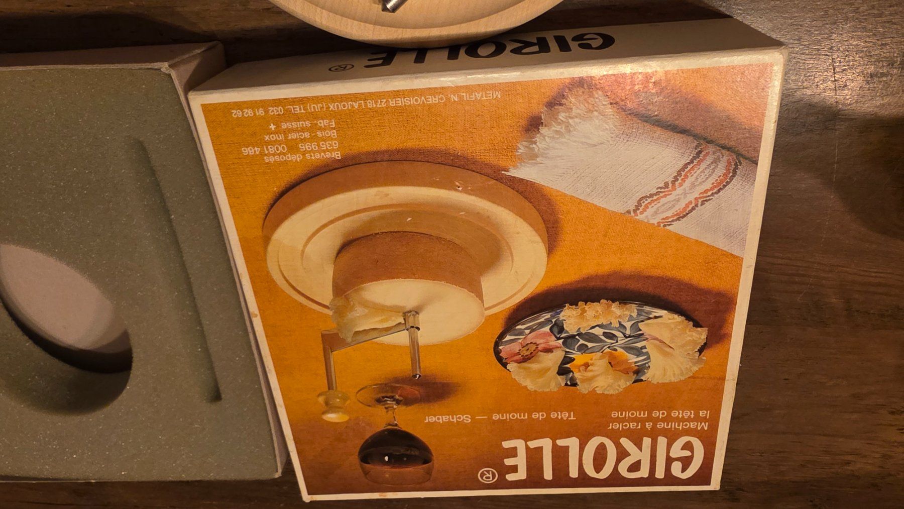 Küchengeräte: Tete de Moine Käse Girolle mit Glocke – Gebraucht aus Grossaffoltern von kaefer14 1
