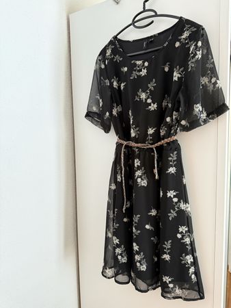 Sommerkleid Vero Moda in schwarz Blumenmuster Grösse M