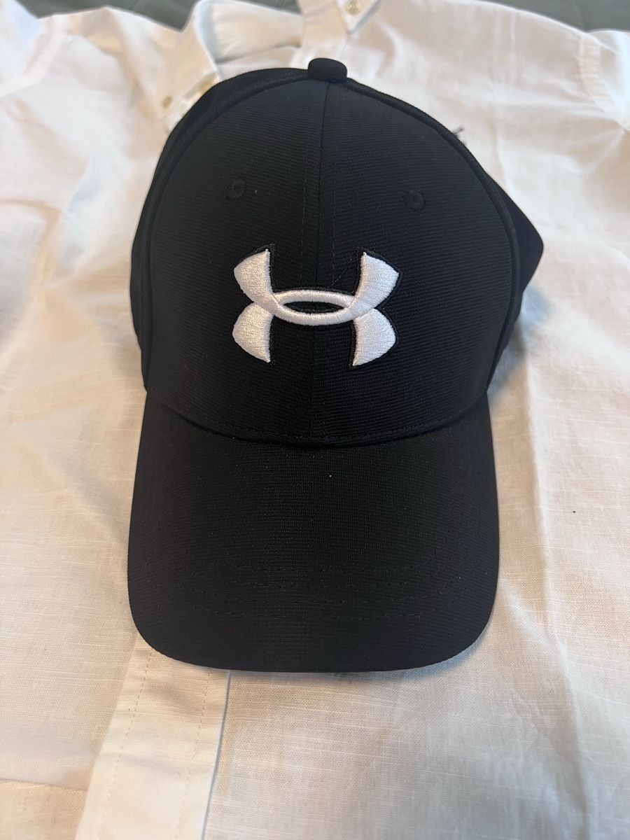 Autres vêtements & accessoires: Under Armour – Neuf (Voir description) à Wattwil par BL0NDA