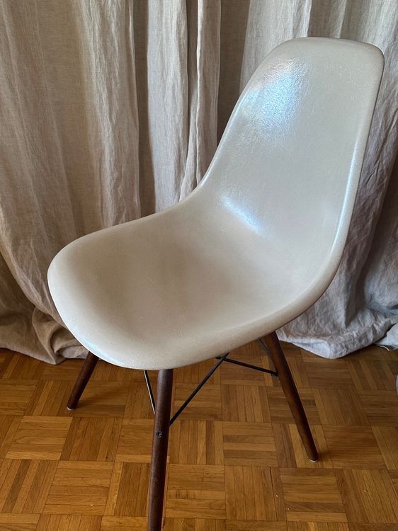 Herman Miller Chaises: CHAISE EAMES – D'occasion à Genève par NEWGVA