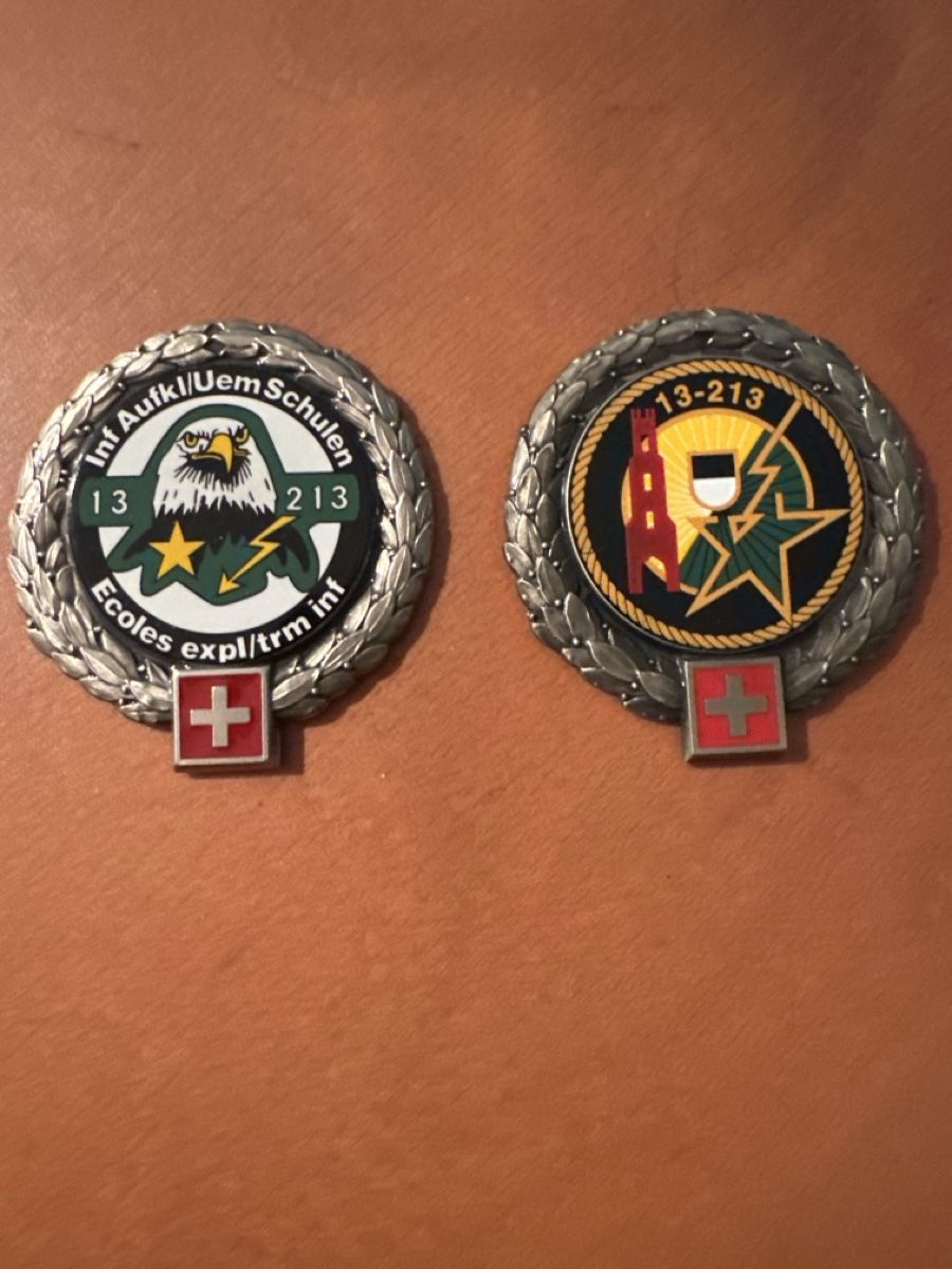 Schweizer Armee Placchette & Badge: Armee – Usato da Morbio Inferiore venduto da Ecod