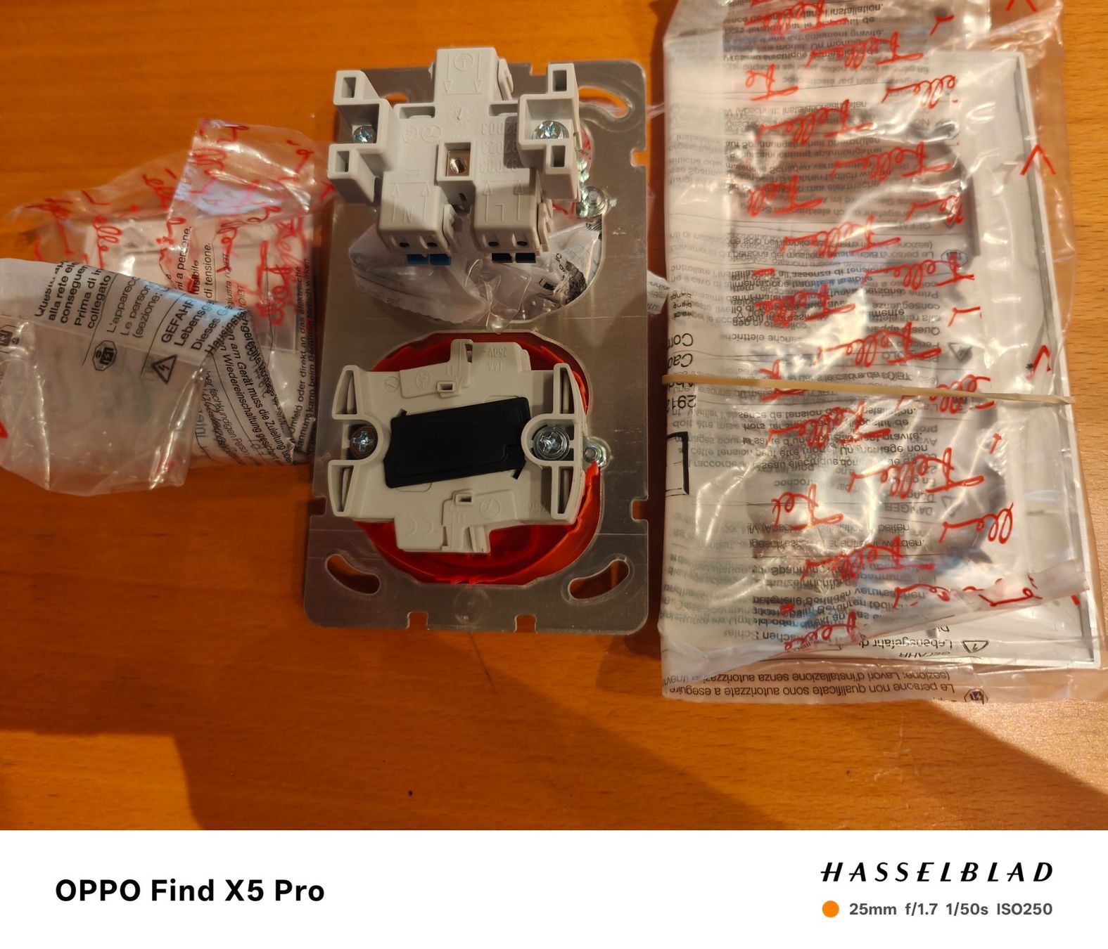 Feller Interruttori: Neu! Steckdose/Schalter Set, Edizio II – Nuovo e nell'imballaggio originale da Basel venduto da M2