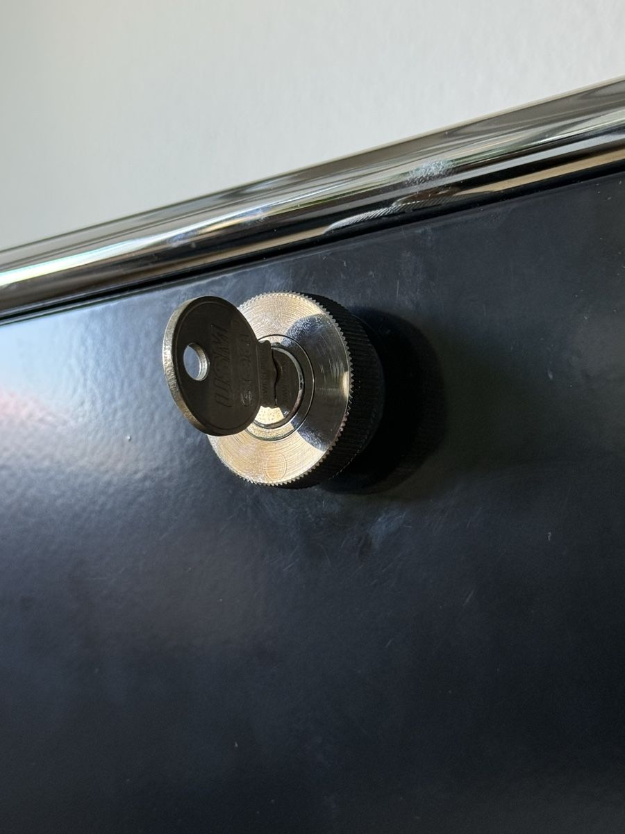 USM Regale: USM Haller Rollkorpus / Sideboard, schwarz – Gebraucht aus Zürich von dreimal2 5