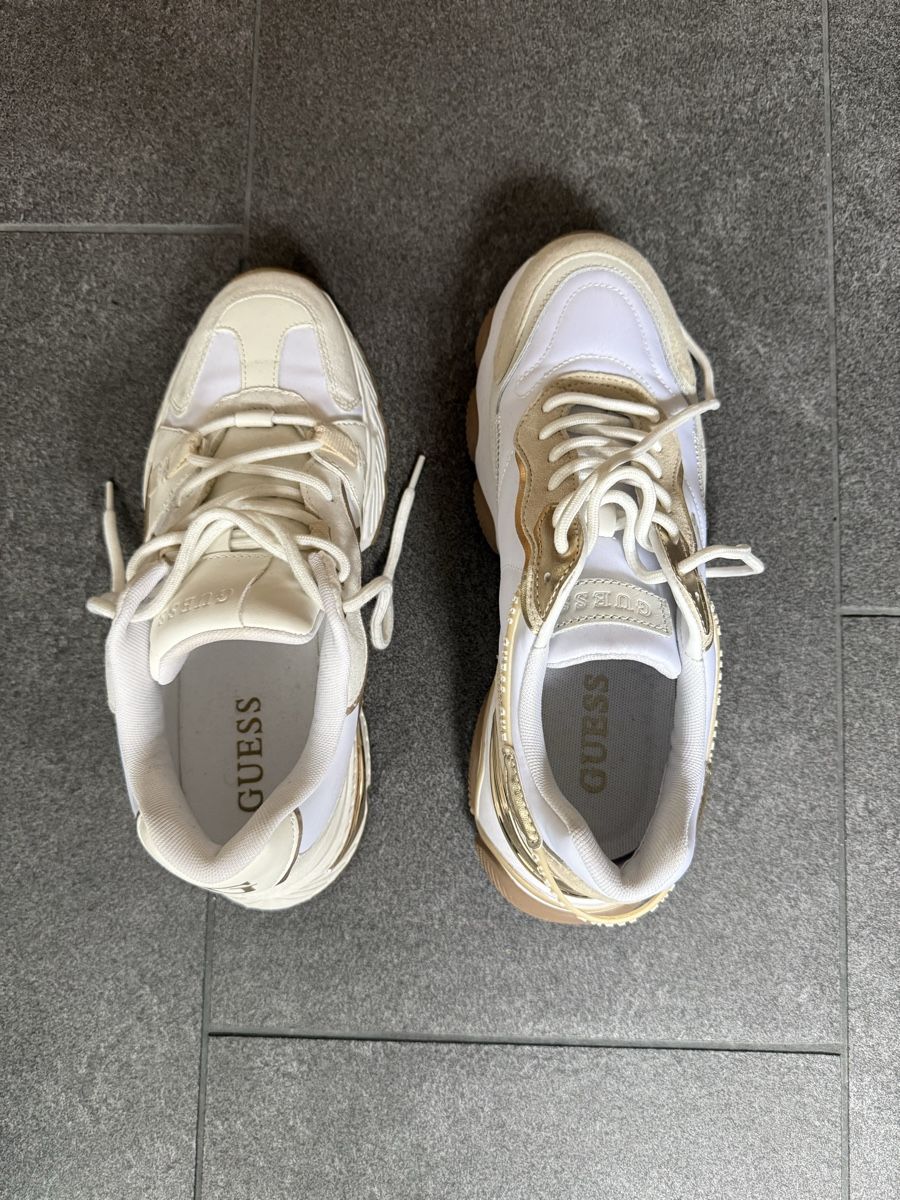 Guess Scarpe da uomo: 2 VERSCHIEDENE Guess Sneaker Gr. 41 – Usato da Belp venduto da mitkul
