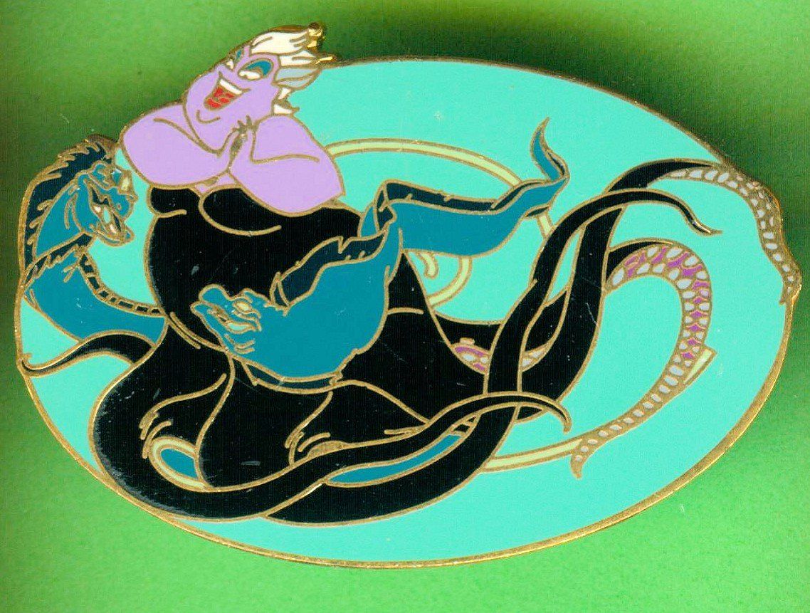 Disney Plaketten & Abzeichen: DISNEY  URSULA – Gebraucht aus Winterthur von Sammleroase
