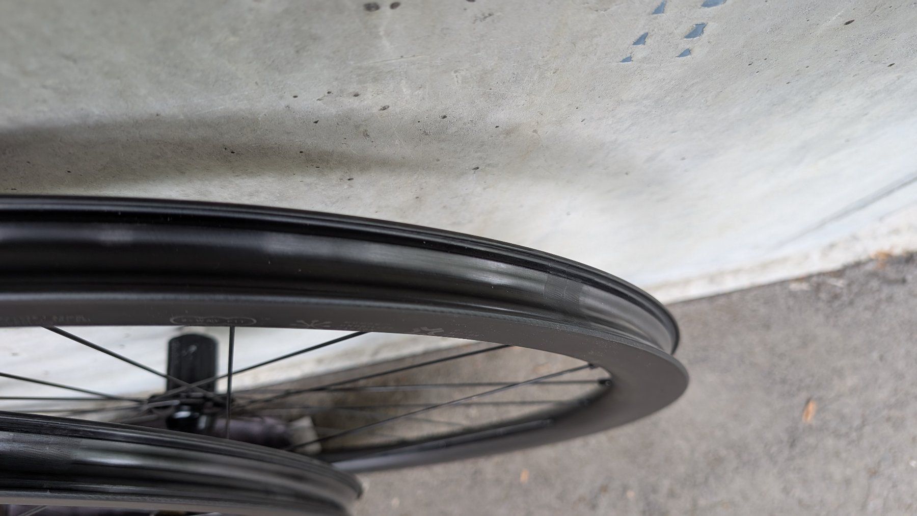 Fulcrum Pezzi di ricambio: Fulcrum Wind 42 Carbonräder – Usato da Liebefeld venduto da Pacem 2