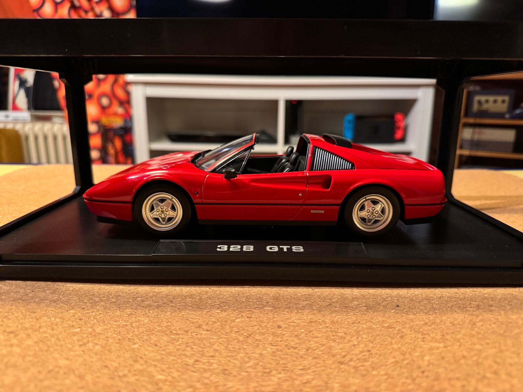Ferrari Modellini d'auto: Ferrari 328 GTS 1985 1:18 – Nuovo e nell'imballaggio originale da La Russille venduto da Romain5100 1