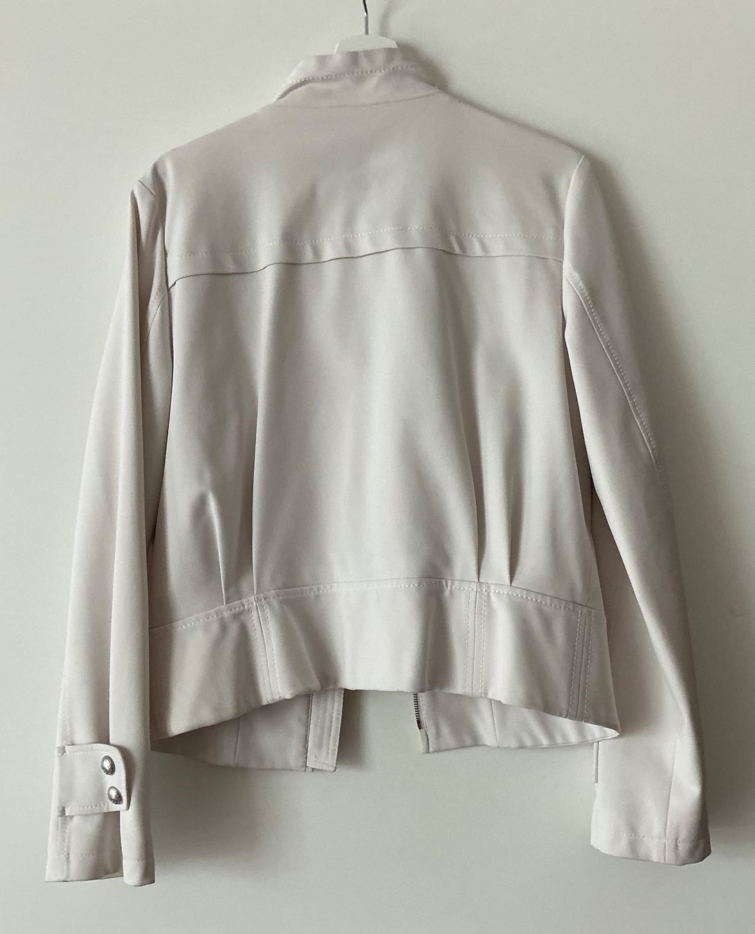 Escada Anzüge & Kostüme: ESCADA white jacket and skirt  42 – Neu (gemäss Beschreibung) aus Basel von 18Inspiration 4