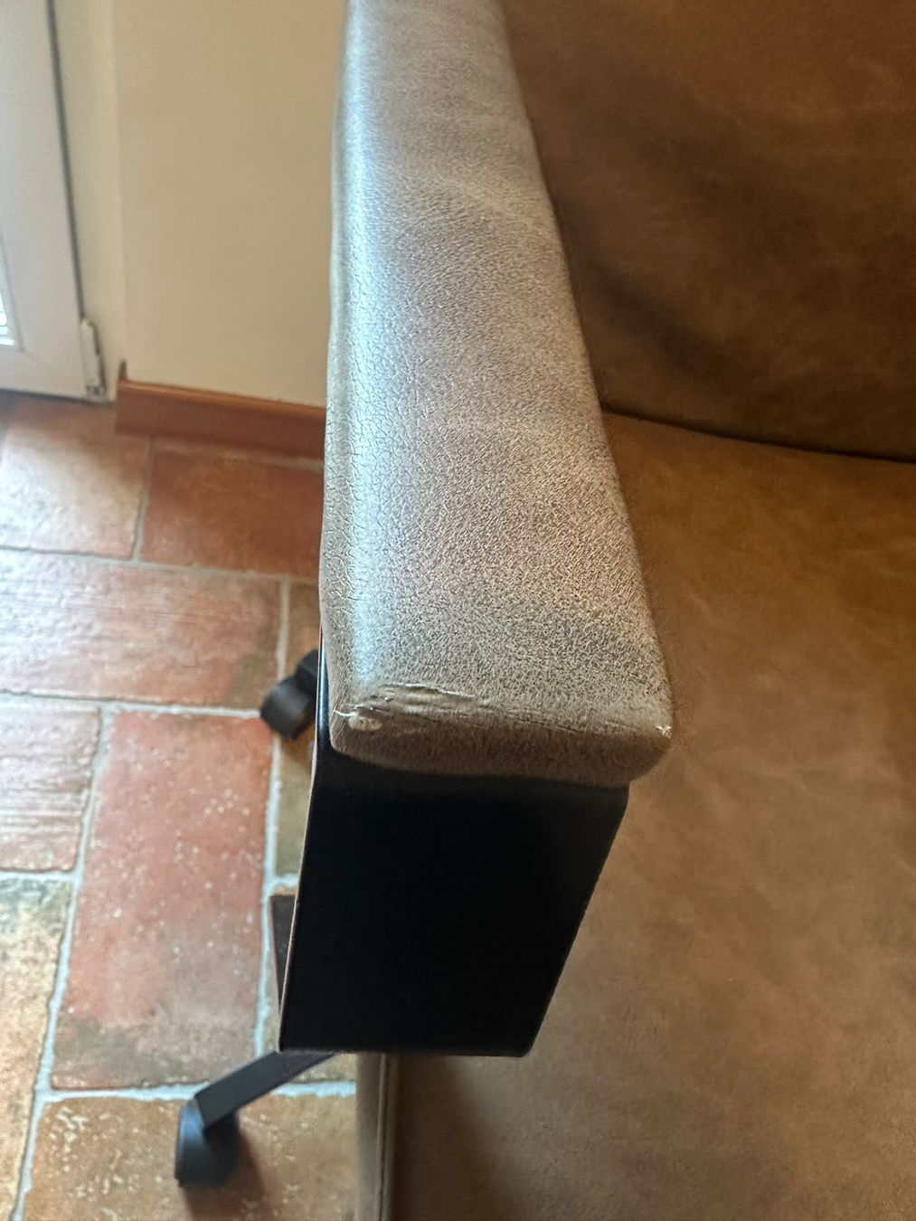 Conforama Fauteuils: Sedia ufficio ecopelle Conforama – D'occasion à Genestrerio par RUSTY_VIK 2