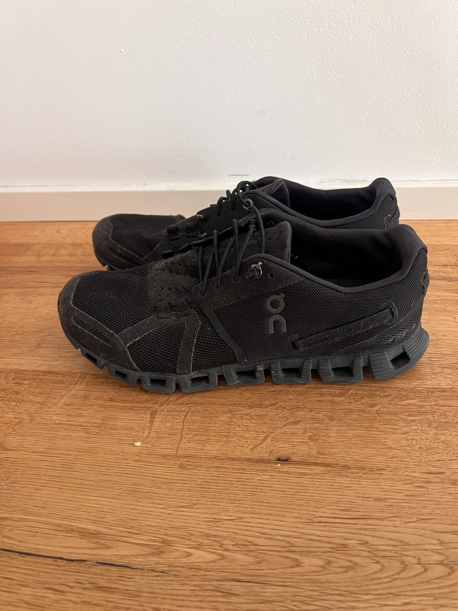 Herrenschuhe: On Running Cloud Schuhe schwarz  – Gebraucht aus Chur von KultKhur 1