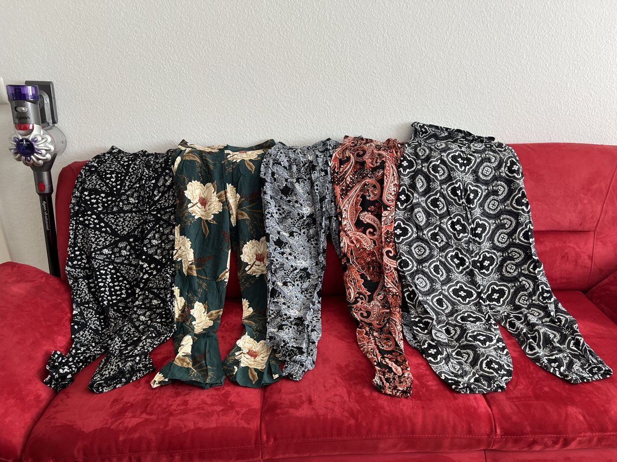 Lotti di vestiti: Sommer Hosen Bundle, Gr. S, verschiedene Muster, Top! – Usato da Oberglatt ZH venduto da mascha11 1