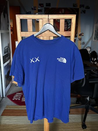 The North Face x Kaws T-Shirt size : L