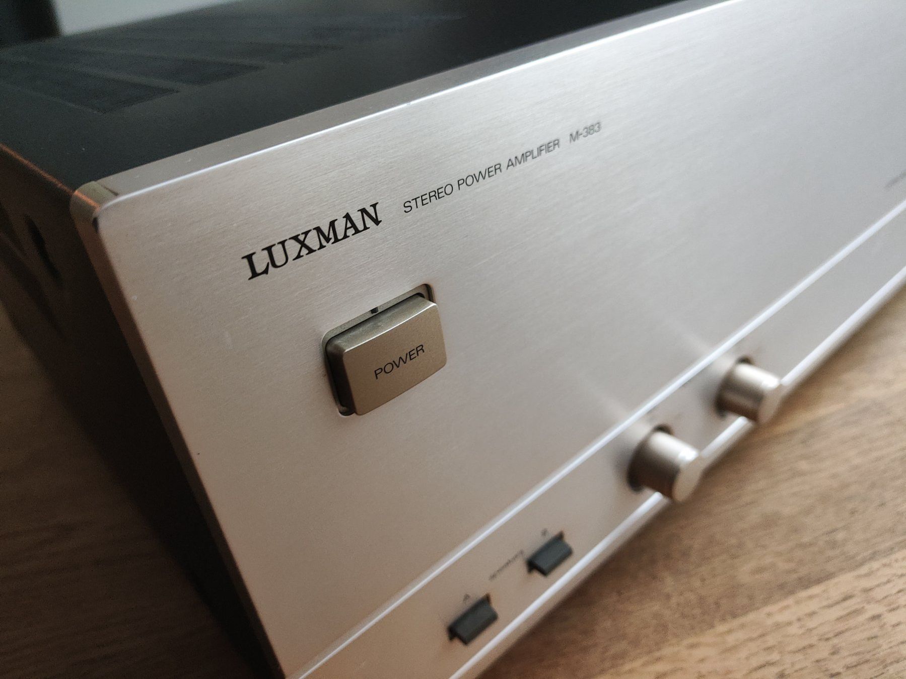 Luxman Amplificatori: High-End-Leistungsendstufe Luxman M-383 – Usato da Bergdietikon venduto da Tigerstyle 2