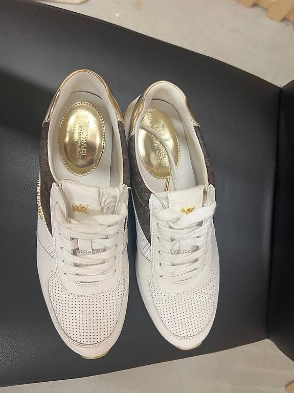 Damenschuhe: Michael Kors Sneakers – Gebraucht aus Kriens von JordanG 2