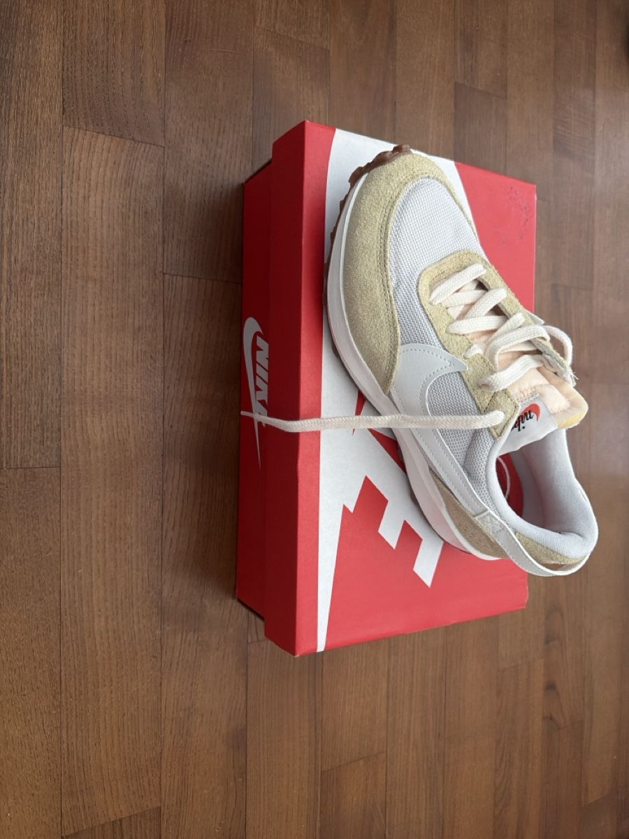 Nike Herrenschuhe: Nike Waffle Debut VNTG damen sneaker – Neu (gemäss Beschreibung) aus Wauwil von sey_l2td
