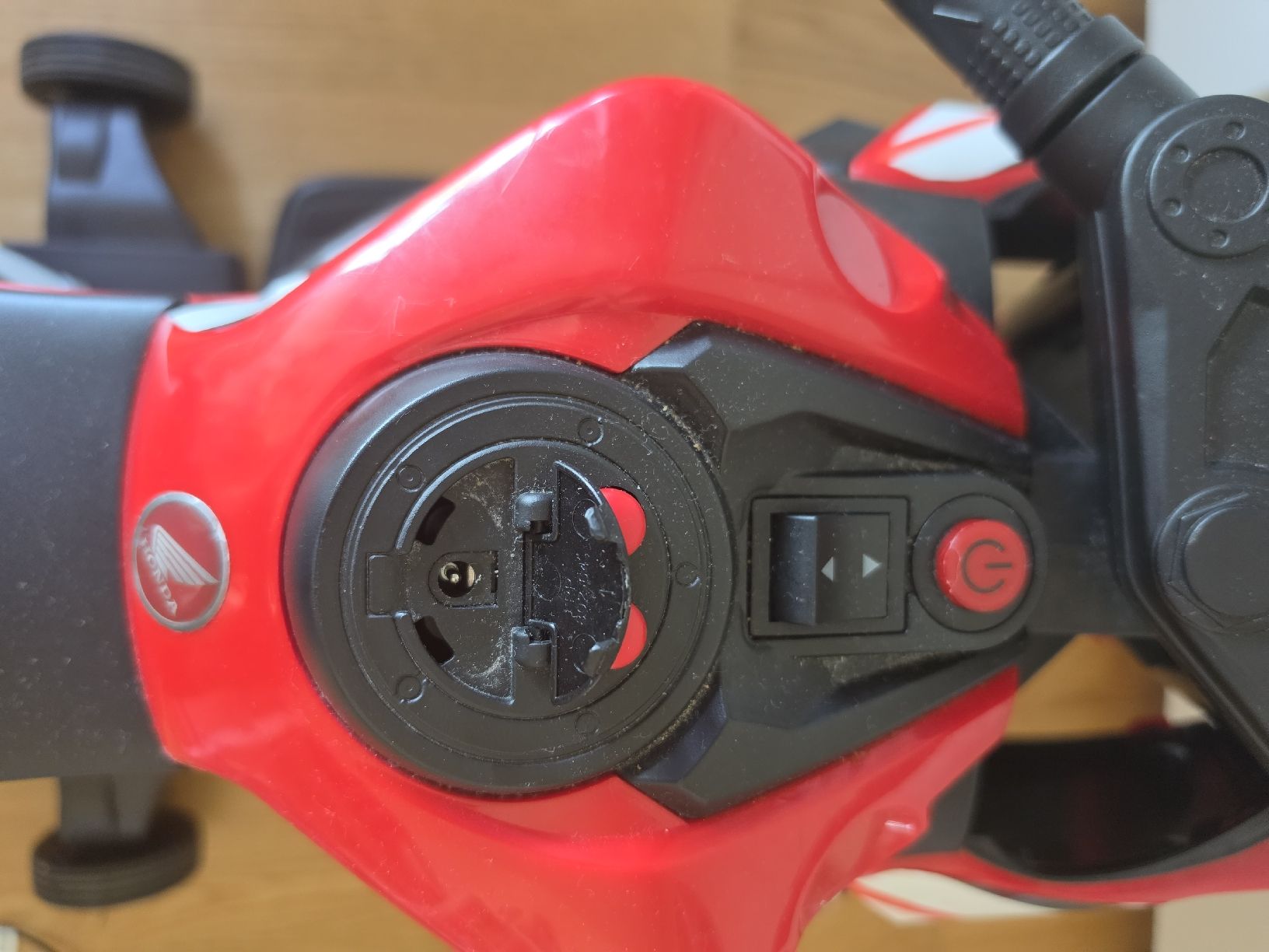 Véhicules pour enfants: Kinder Motorrad elektrisch – D'occasion à Winterthur par Ninceic33 4